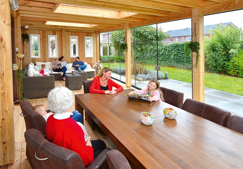 Lugarde-tuinhuis-als-ontmoetingsplek